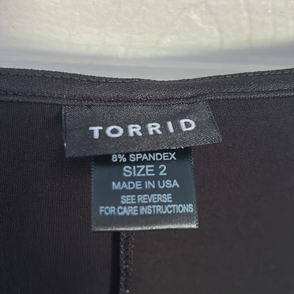 Torrid V neck cold shoulder black short sleeve tunic top size 2X - Picture 6 of 7